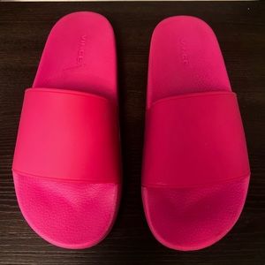 VINCE Rubber Beach Slides